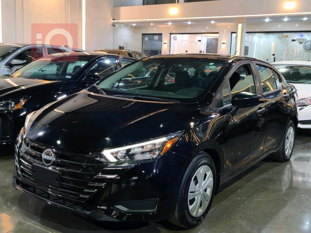 نيسان فيرسا